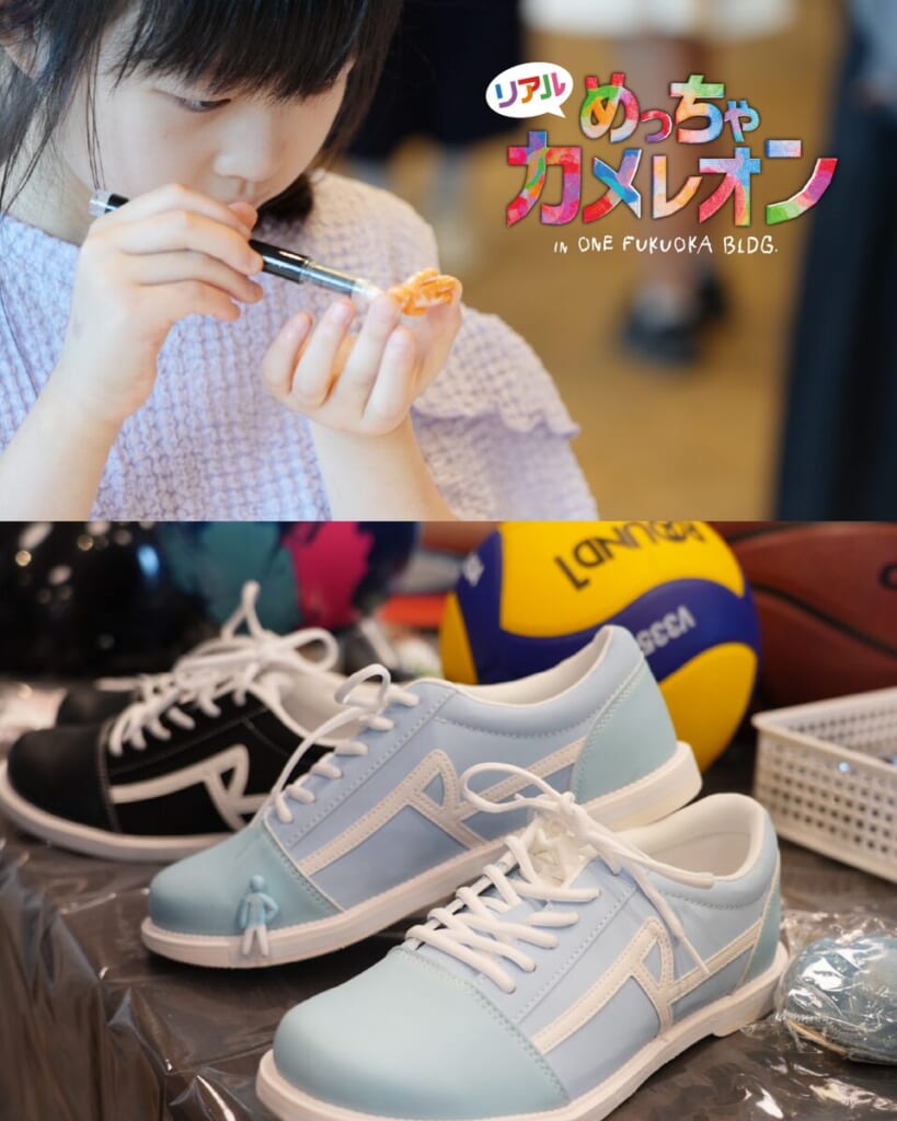 小さなフィギュアに色を塗る参加者と、会場に並ぶスニーカー。